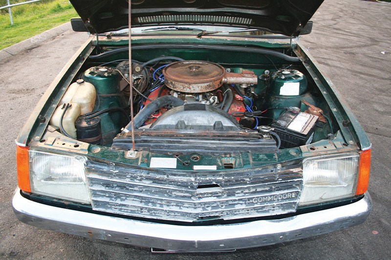 holden vb commodore engine bay