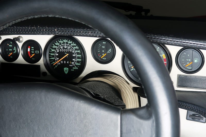 lamborghini countach dash