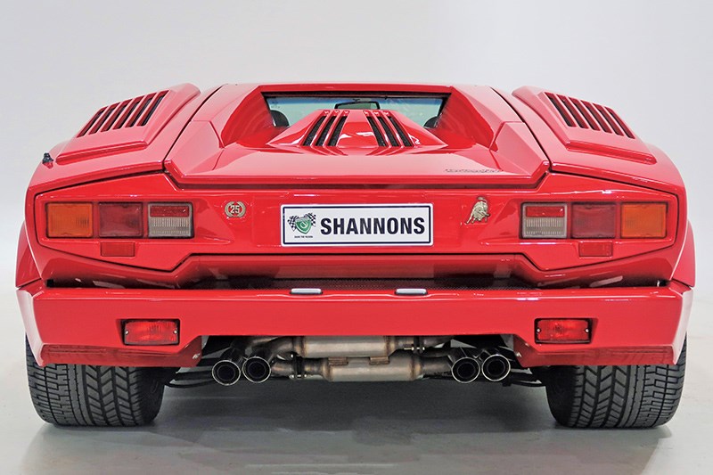 lamborghini countach rear