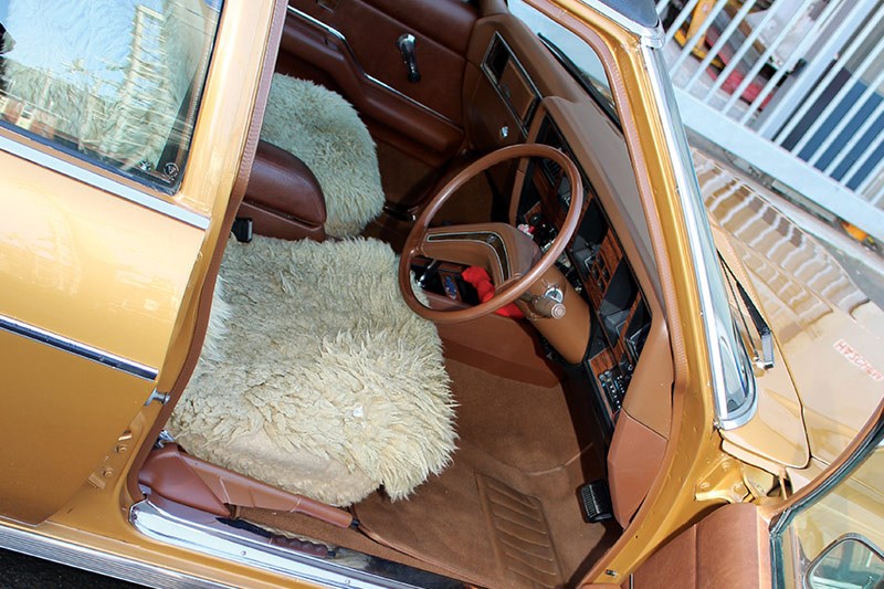 holden statesman interior