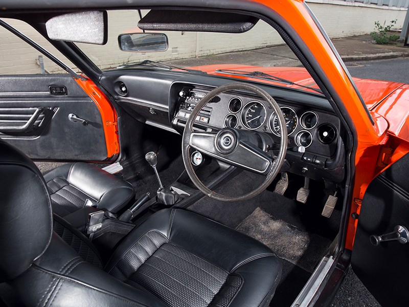 ford capri rs 3100 interior