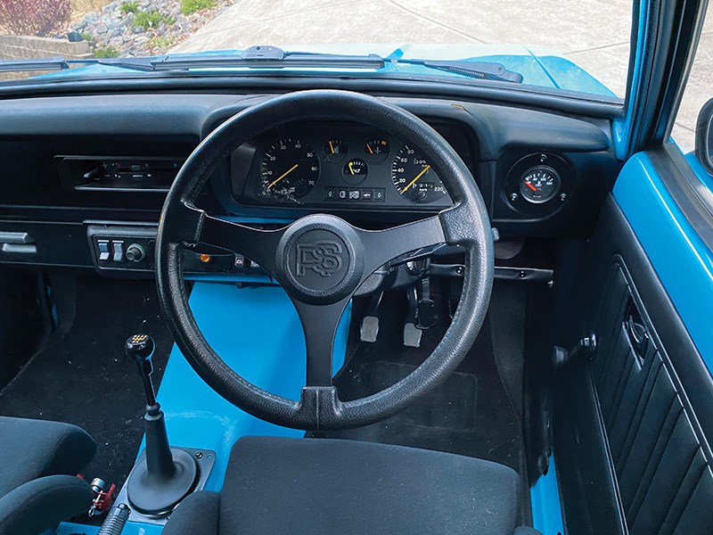 ford escort dash 2