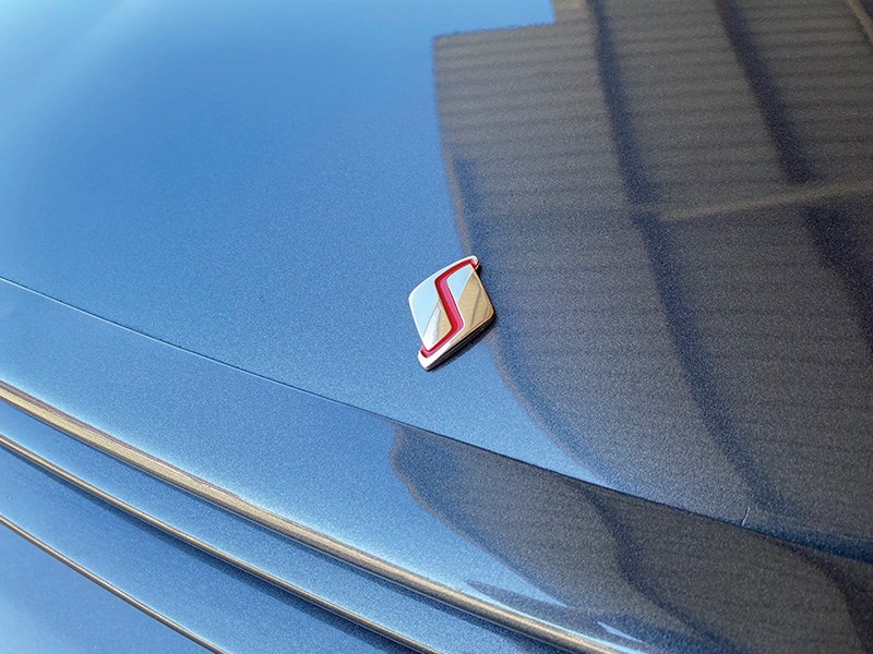 nissan skyline badge