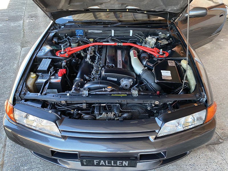 nissan skyline engine bay