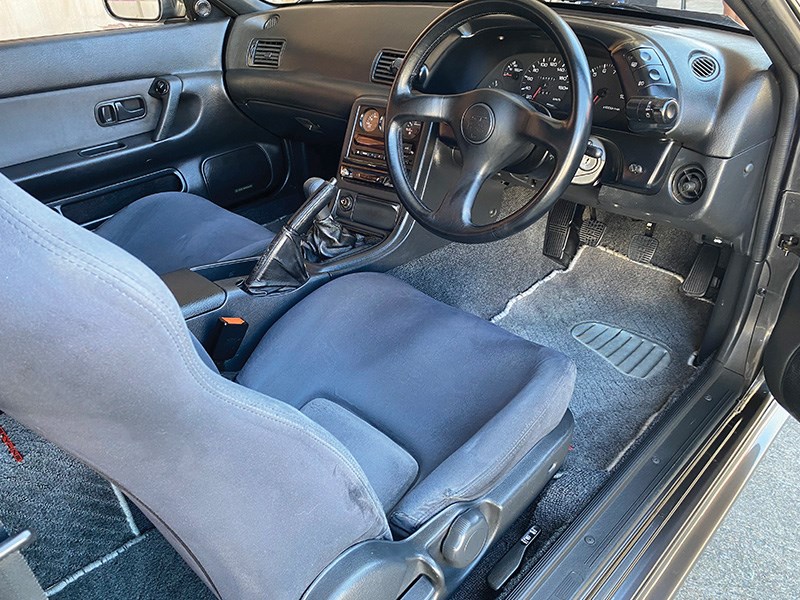 nissan skyline interior