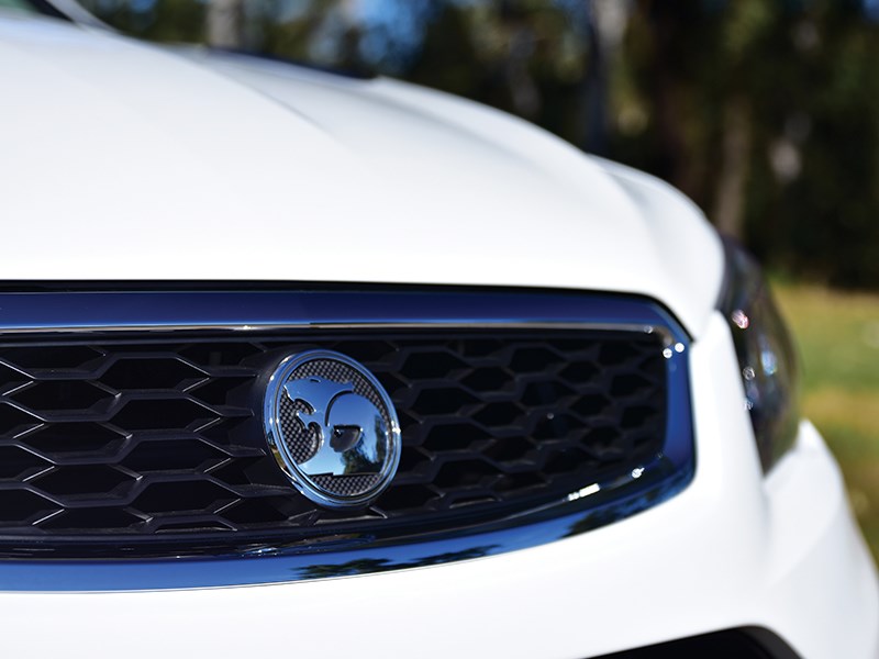 hsv senator signature grille