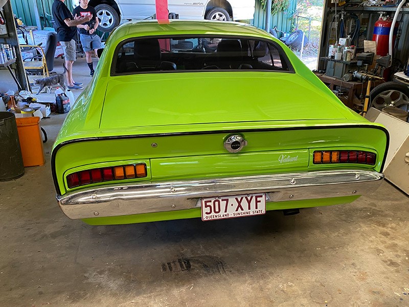 barra charger rear