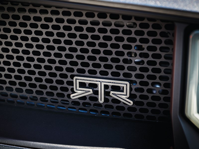 ford mustang grille