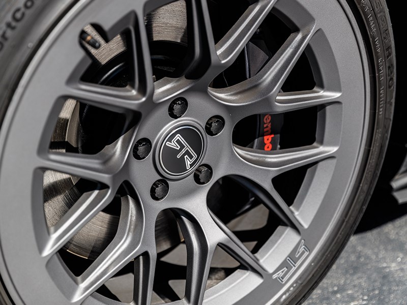 ford mustang wheel