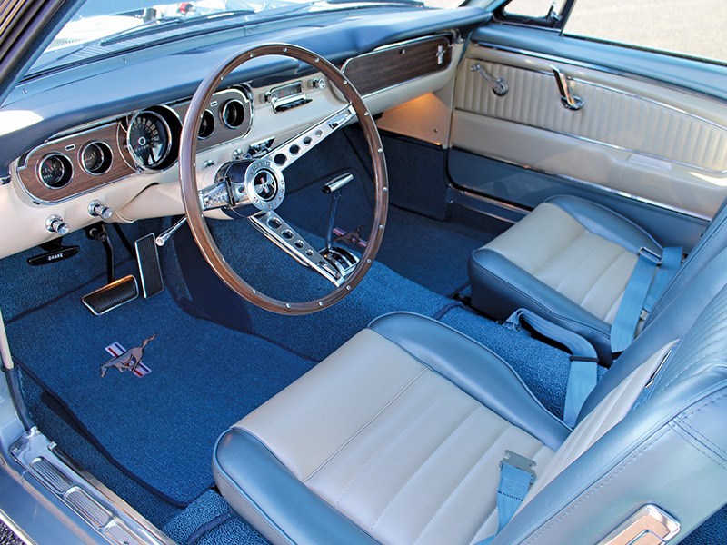 ford mustang interior 3