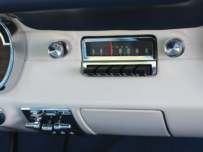 ford mustang radio