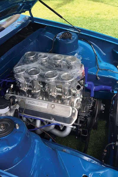 holden vk commodore resto engine 2