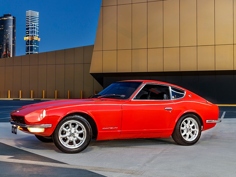 datsun 240z resto side