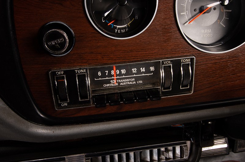 vh valiant 770 regal hardtop dash 2