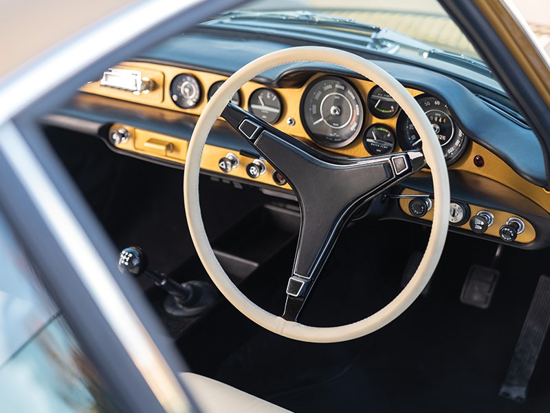 volvo p1800 dash 2