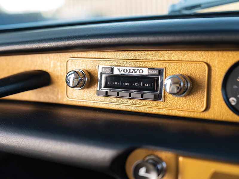 volvo p1800 dash