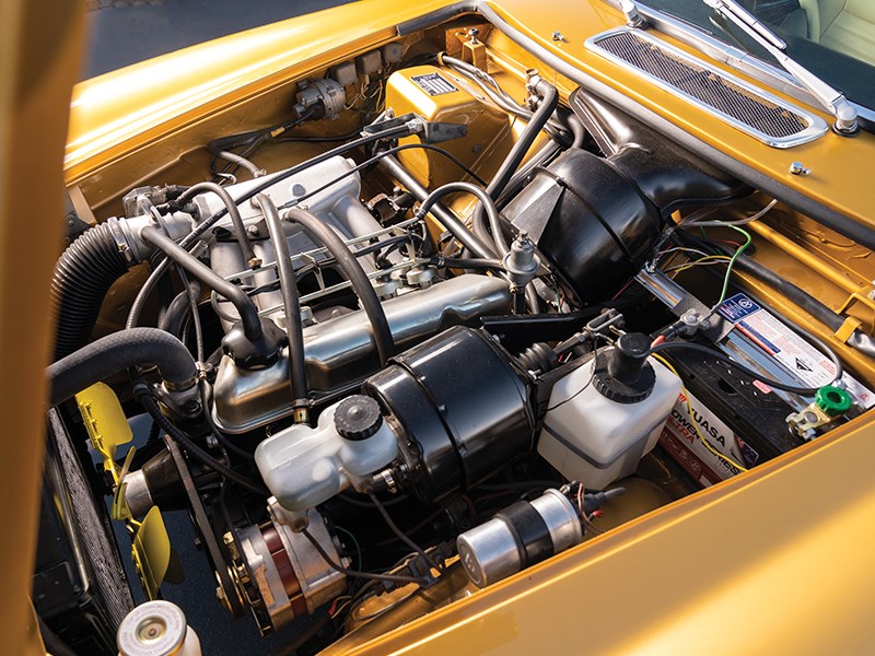 volvo p1800 engine bay 3