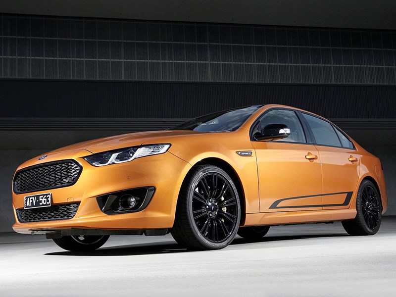 ford falcon xr8 gold
