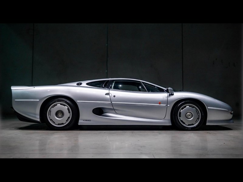 1993 Jaguar XJ220 – today's tempter