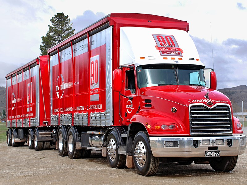 A near-new Mack Vision chipliner posing at the 2008 Alexandra Truck Show