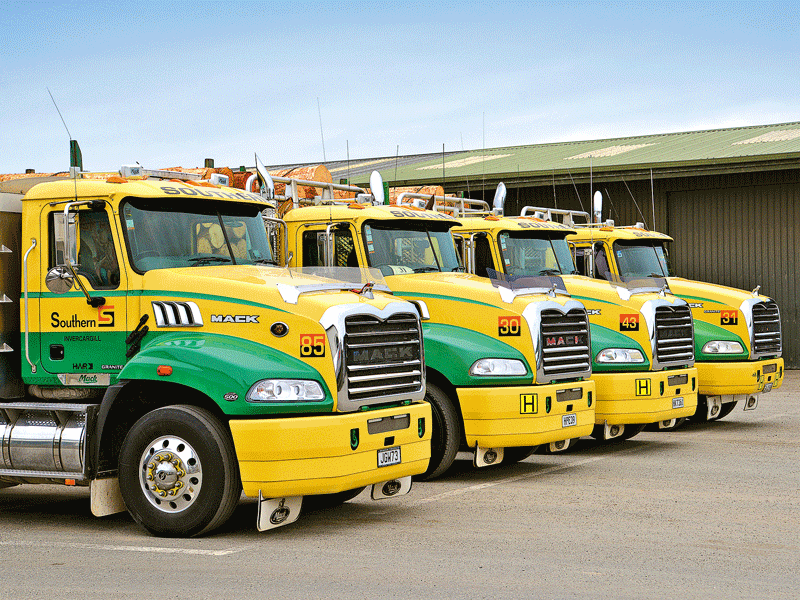 The support of the local Southland transport operators was phenomenal again this year. Southern Transpor alone had more than 25 trucks entered in the show