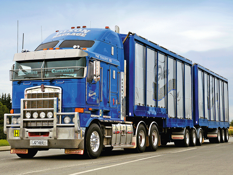 'Best 600,000 to 1,000,000km' was won by Dixon Haulage K108 Kenworth 