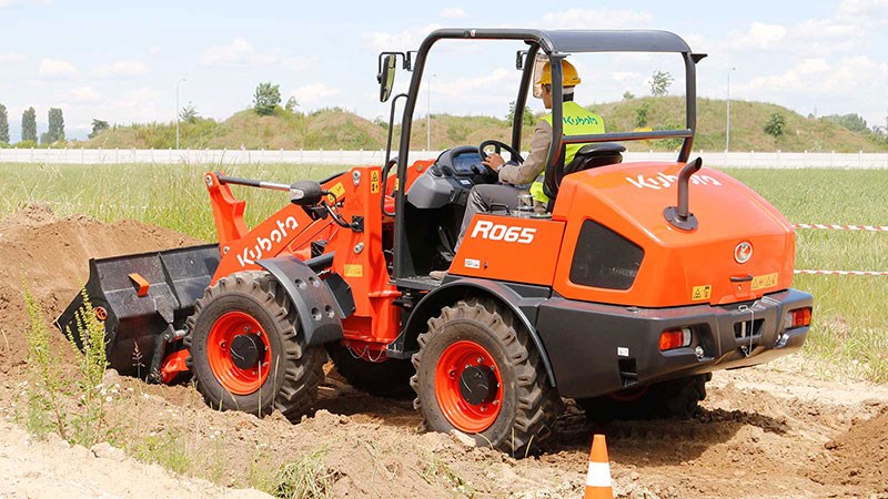 Kubota R065