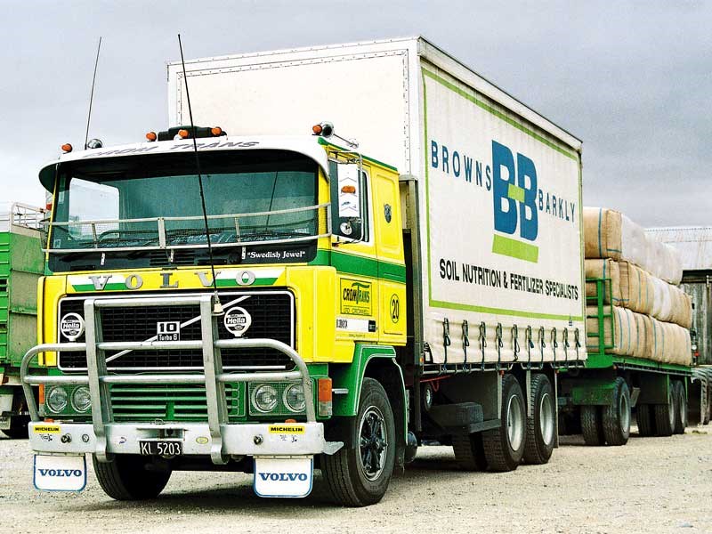 Old school trucks: Cromwell Transport