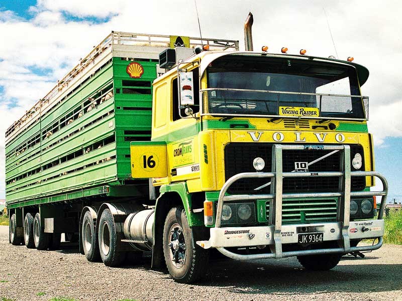 Old school trucks: Cromwell Transport