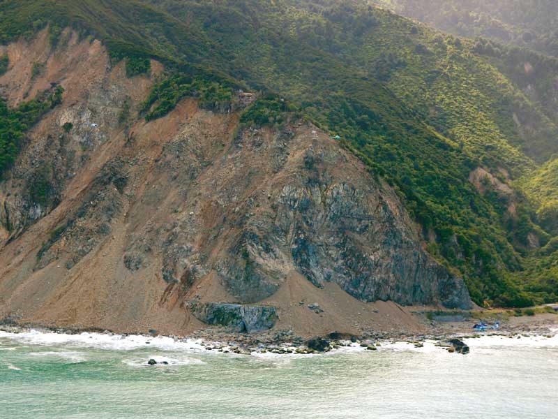 Work begins on massive slip at Ohau Point