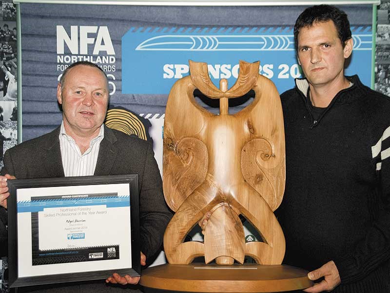 Nigel Harrison (left), Northland Forestry Skilled Professional of the Year for 2016, with Andrew Widdowson