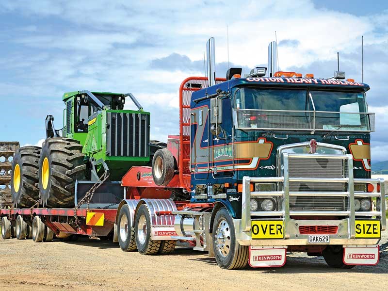 Cotton Heavy Haulage displayed some fine machinery at the Nelson Truck Show notcover