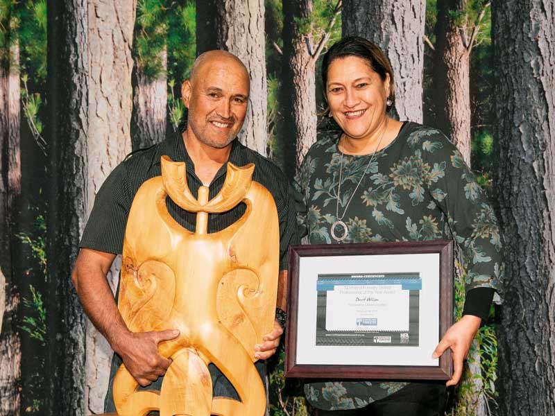Dave Wilson left wins the top prize at the Northland Forestry Awards 2018
