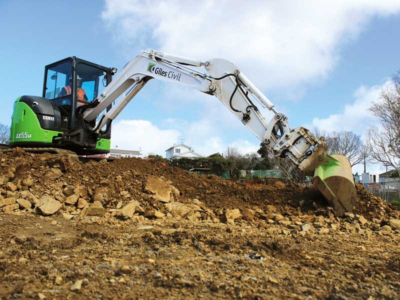 Porter Equipment supplied machinery helps Giles Civil get through the hard yards with ease