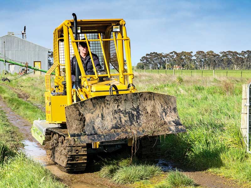 Tom Dickson puts the East Wind YCT356S S compact dozer to test