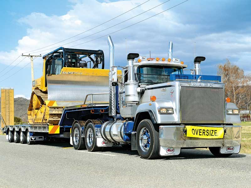 Jolly Earthworks won the Best Pre 1995 category with this uncompromising Mack Superliner