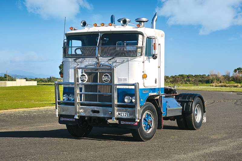 Check out this stunningly restored Kenworth 124CR…