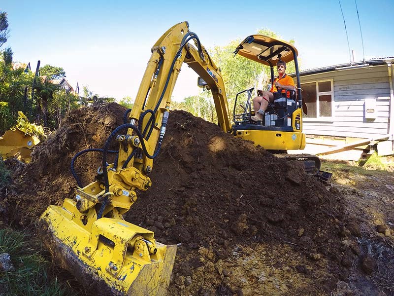 Komatsu PC18MR-3 review