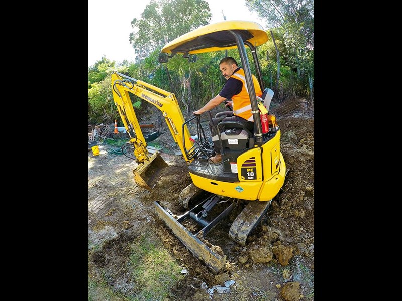 Komatsu PC18MR-3 review