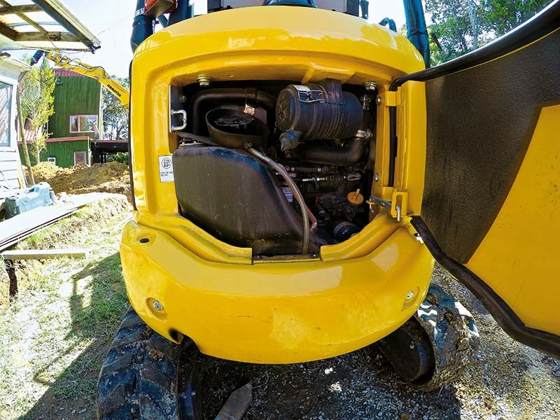 Komatsu PC18MR-3 review