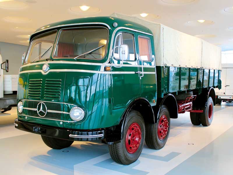 Mercedes-Benz Museum: the highlights