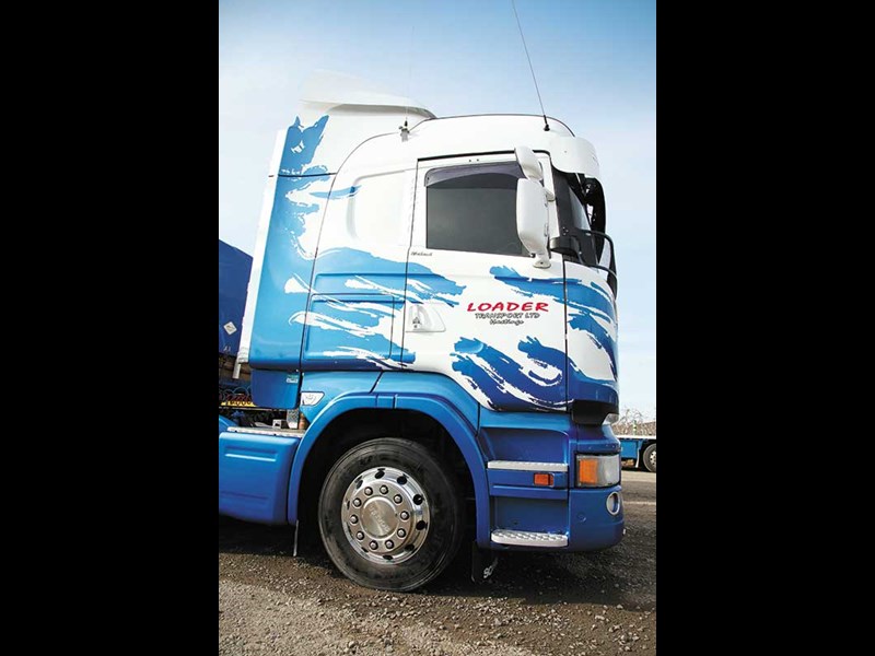 Scania R620: Loader Transport's flash new truck