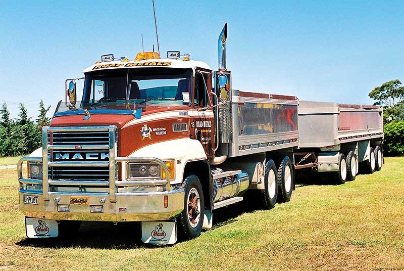 Old school trucks: Road Metals