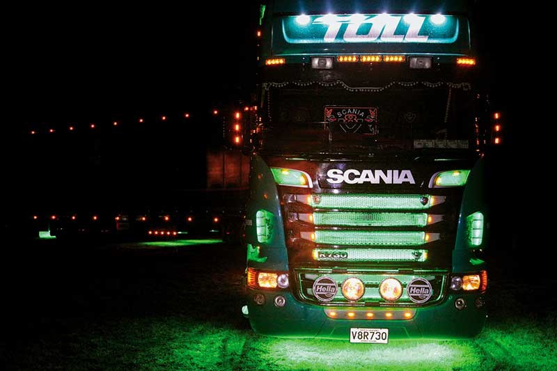 Truck feature: Scania V8 R730