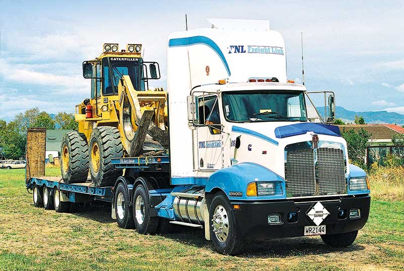 Old school trucks: TNL Freighting (pt 2)