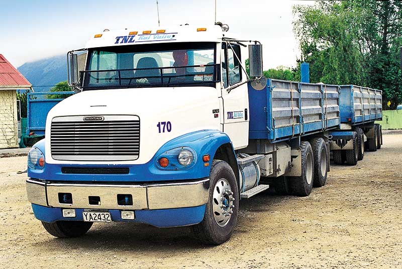 Old school trucks: TNL Freighting (pt 2)