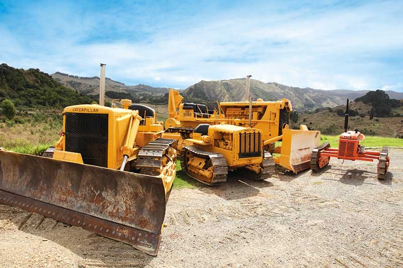 Vintage bulldozer enthusiasts in Gisborne