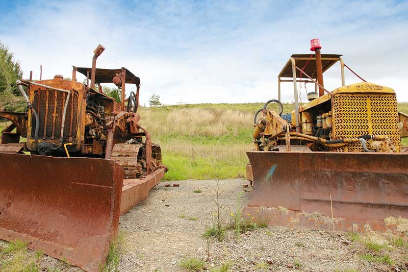 Vintage bulldozer enthusiasts in Gisborne