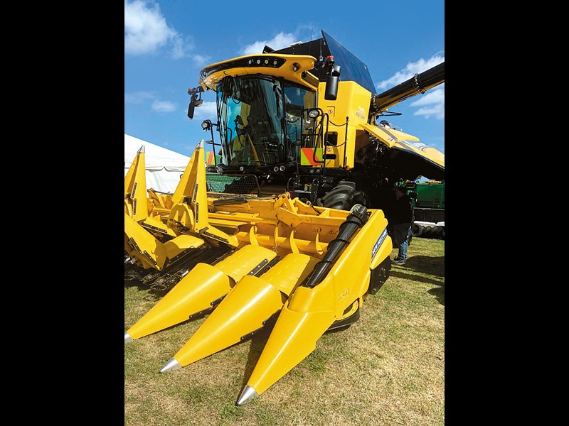 New Holland Twin Rotor CR combine