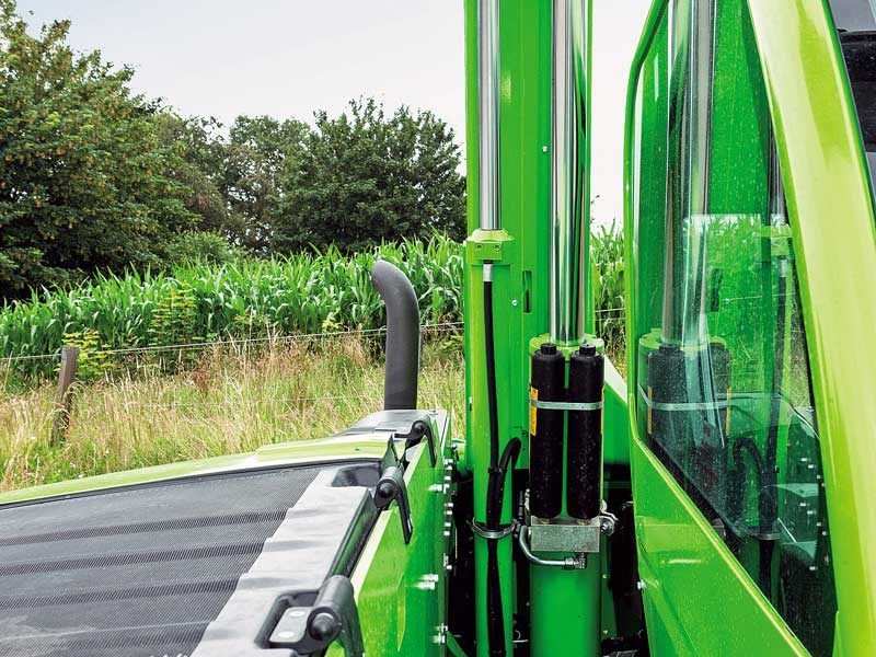 Test: Merlo TF 35.7 CS-120 Telehandler 